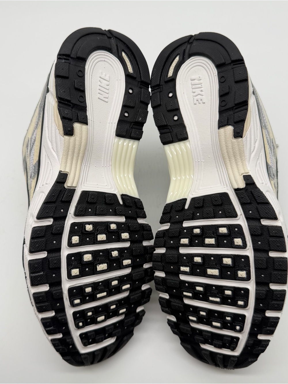 Size 6.5 Womens Nike P-6000 Running Shoes. New, No Lid Box. FV6603-100 - Picture 7 of 8